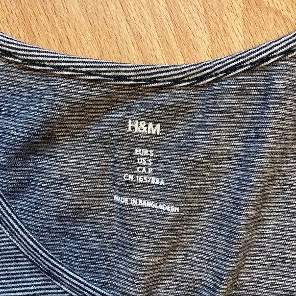H&M grey striped tank top, size small - Picture 4 of 4